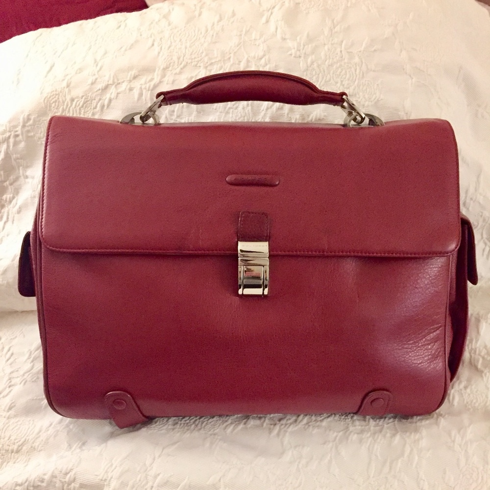 Beautiful Piquadro Italian Leather Business Bag (Unisex)